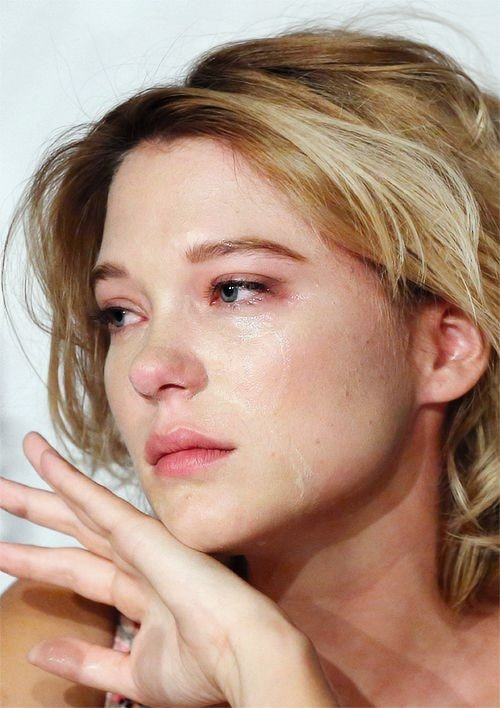 remnantsofpast's tweet photo. Léa Seydoux during the press conference of La vie d'Adèle (Blue Is the Warmest Colour) in Cannes, 2013 https://t.co/ozEhjpkw5T