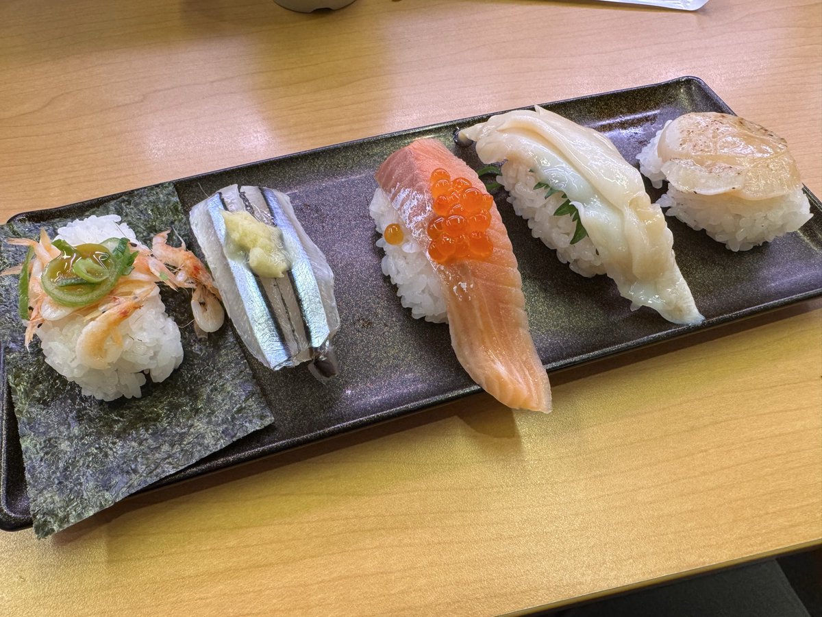 しらそら tweet media