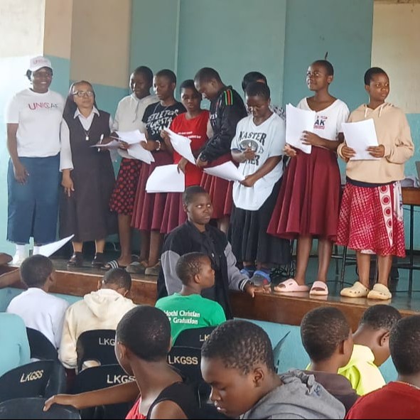 Unicaf Scholarships tweet media