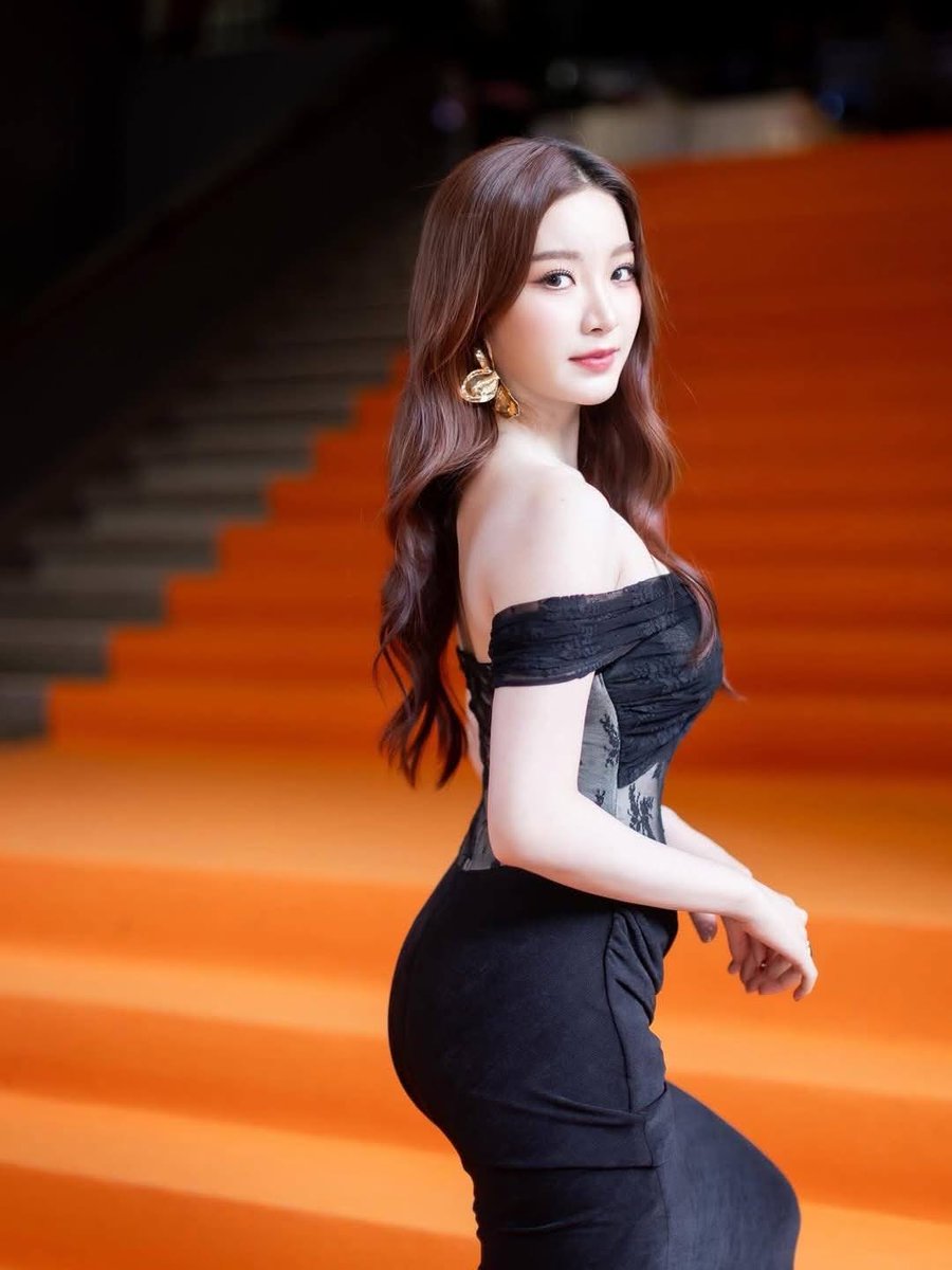 ใครครับเนี่ยเนี่ยเนี่ย tweet media