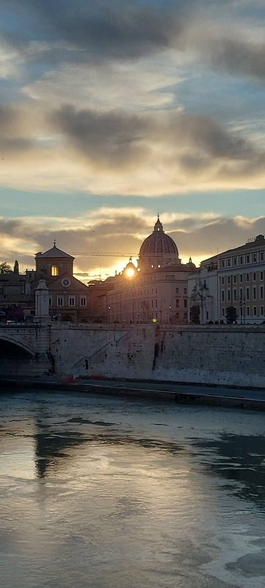 Life without filter
Vatican in Roma yesterday evening.
Post below your latest pic