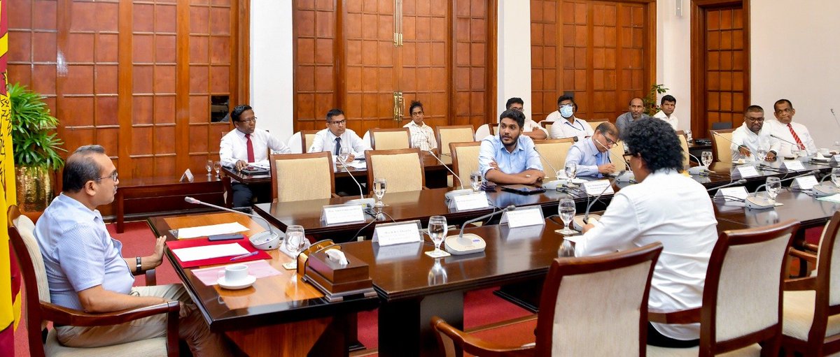 ThinakaranLK's tweet image. புத்தாண்டு காலத்தில் தடையற்ற
எரிபொருள் விநியோகம்
- விவசாயம், ஏனைய துறைகளுக்கும் QR முறையை விரிவுபடுத்த நடவடிக்கை

மேலதிக விபரம் &amp;gt;&amp;gt;&amp;gt; thinakaran.lk/?p=184288
 
#CeylonPetroleumCorporation #Appointed #QRCode #Fuel #BimalRathnayake #PresidentialSecretariat  #SriLanka #LKA #SL