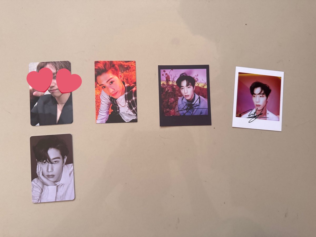 Looknam20469727's tweet photo. ใบละ100ค่าส่งเหมา40 ค่ะ
#ตลาดนัดอากาเซ่ #ตลาดนัดgot7 #ขายของสะสมgot7 https://t.co/1LGzhqGJUC