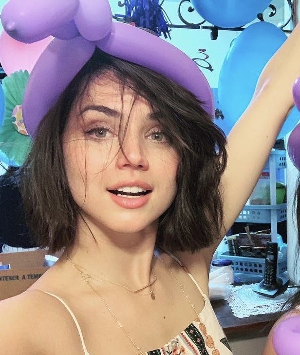 ana de armas archive tweet media
