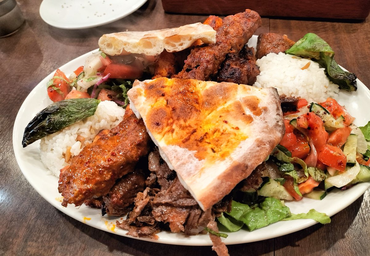 はくせんまがり tweet media