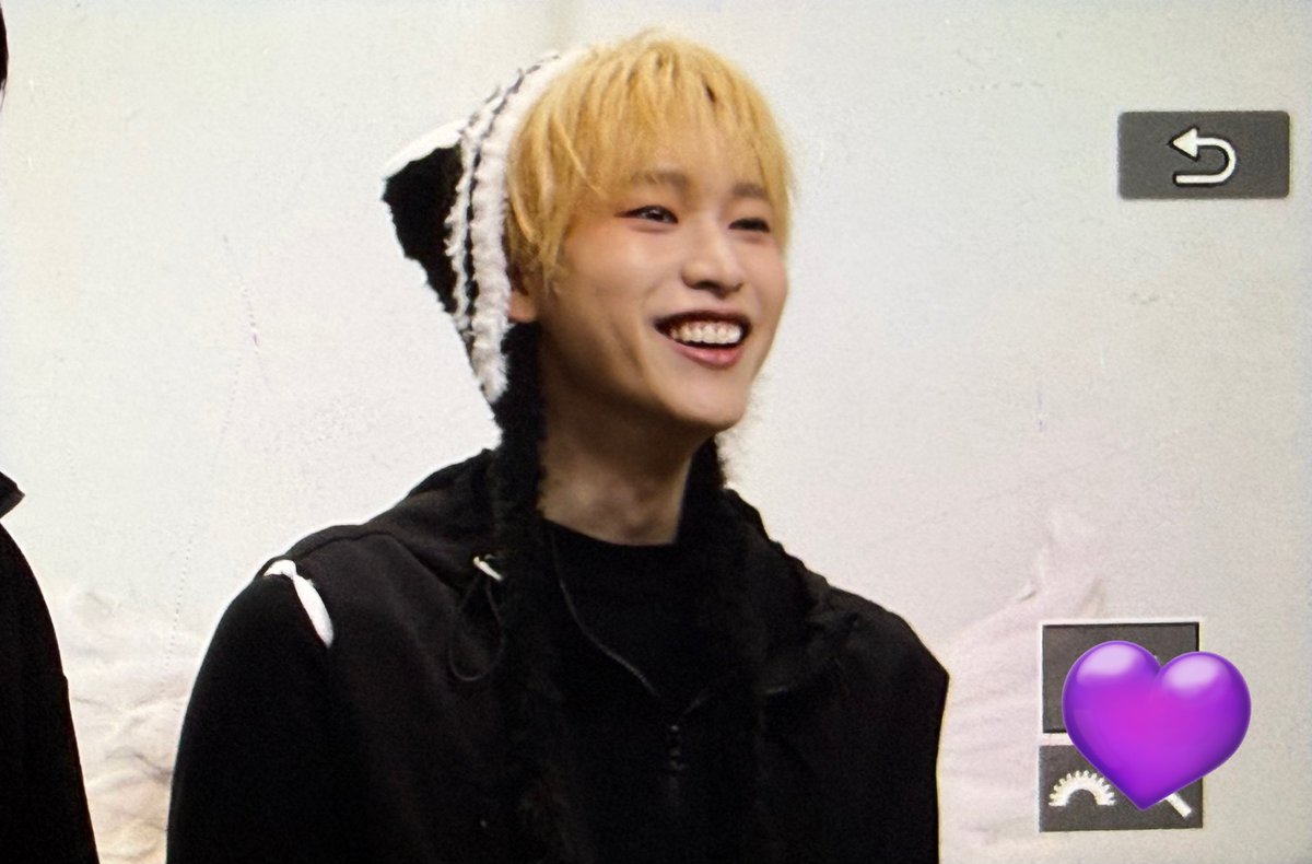 purpledevil99's tweet photo. 260328 pre
.°ʚ(*´꒳`*)ɞ°.

#큐큐큐 #QQQ 
#나인 #NINE #OnlyOneOf https://t.co/k3Z3wl4XQx