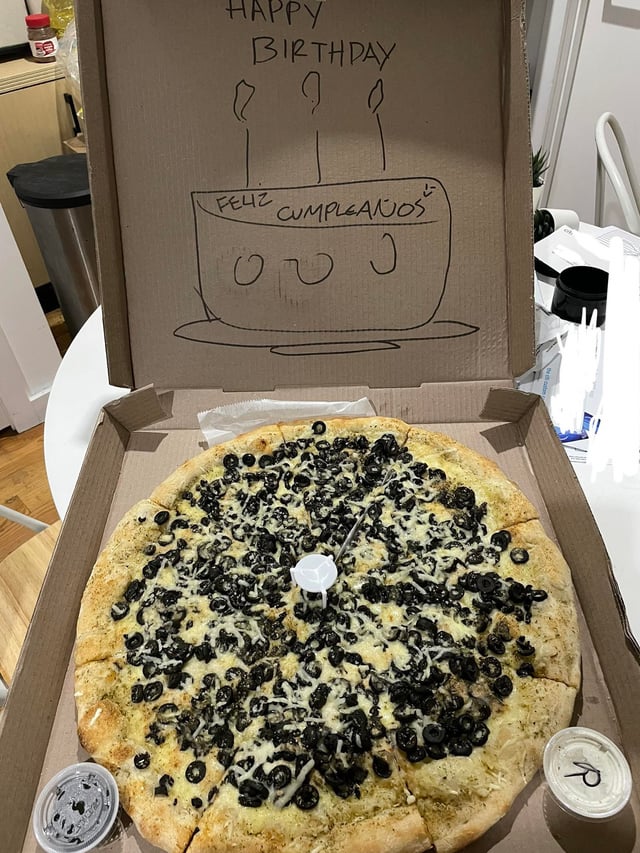 jules |-/ tweet media