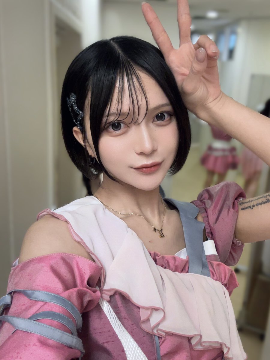 新川るり tweet media