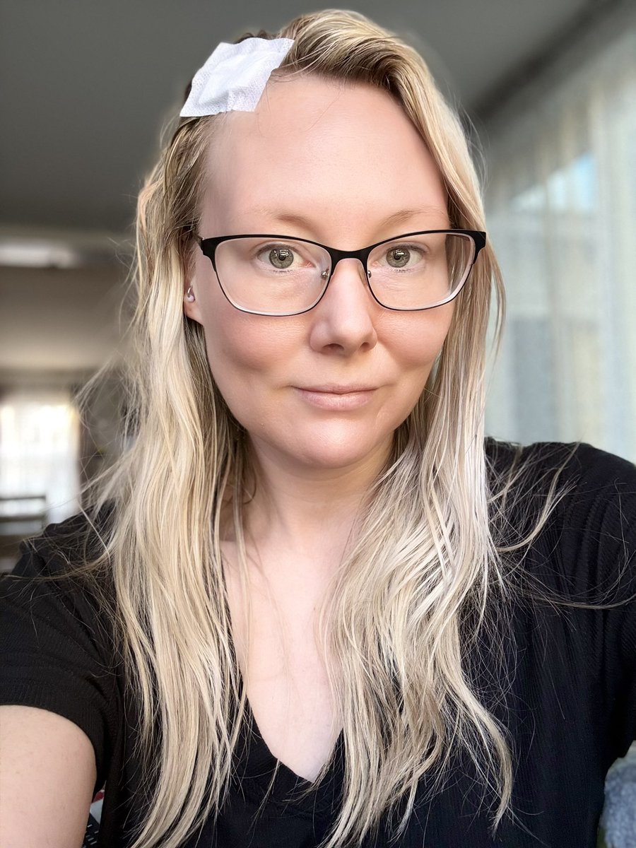 KrispyKreme 💜🍒 tweet media