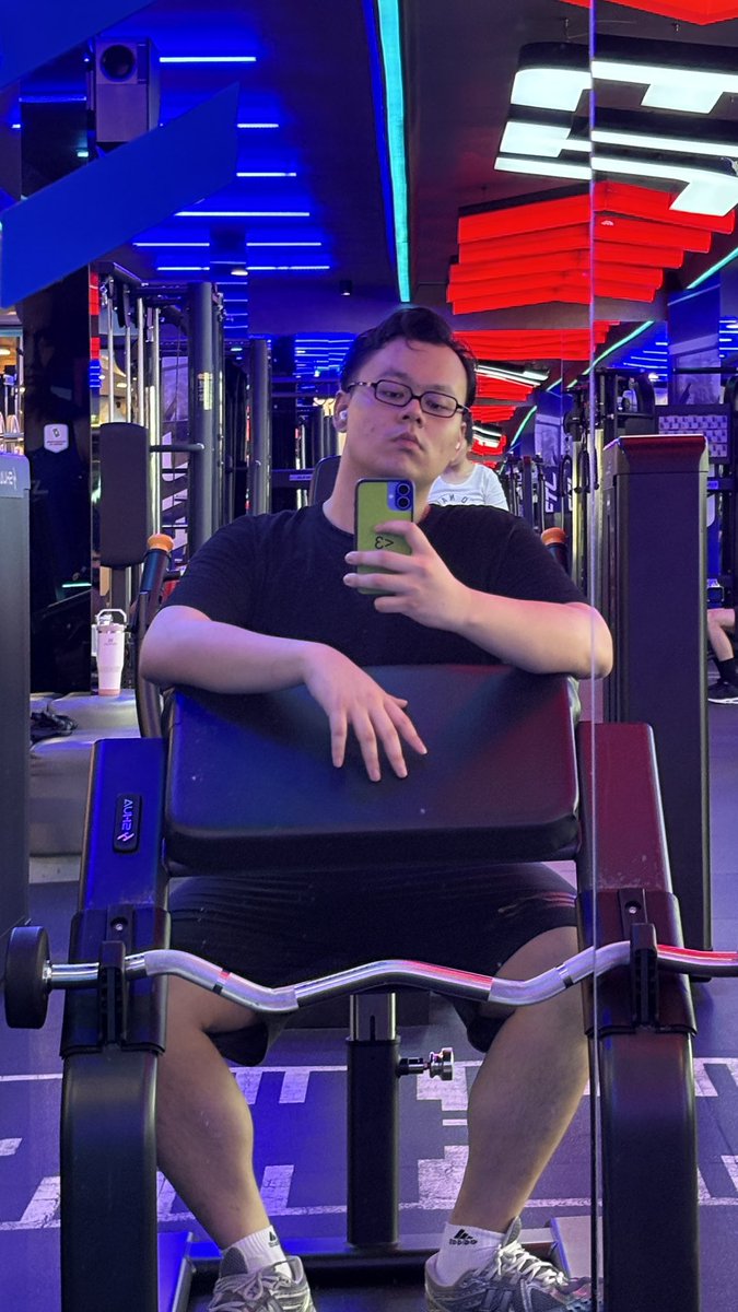 exemplary floptropican 🍬 tweet media