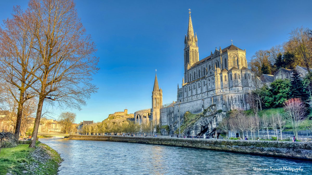 🇫🇷 Lourdes
Hautes Pyrénées 
Veronique Derouet 03/2026
#hautespyrenees #architecture #Lourdes <a href="/ThePhotoHour/">#ThePhotoHour</a>