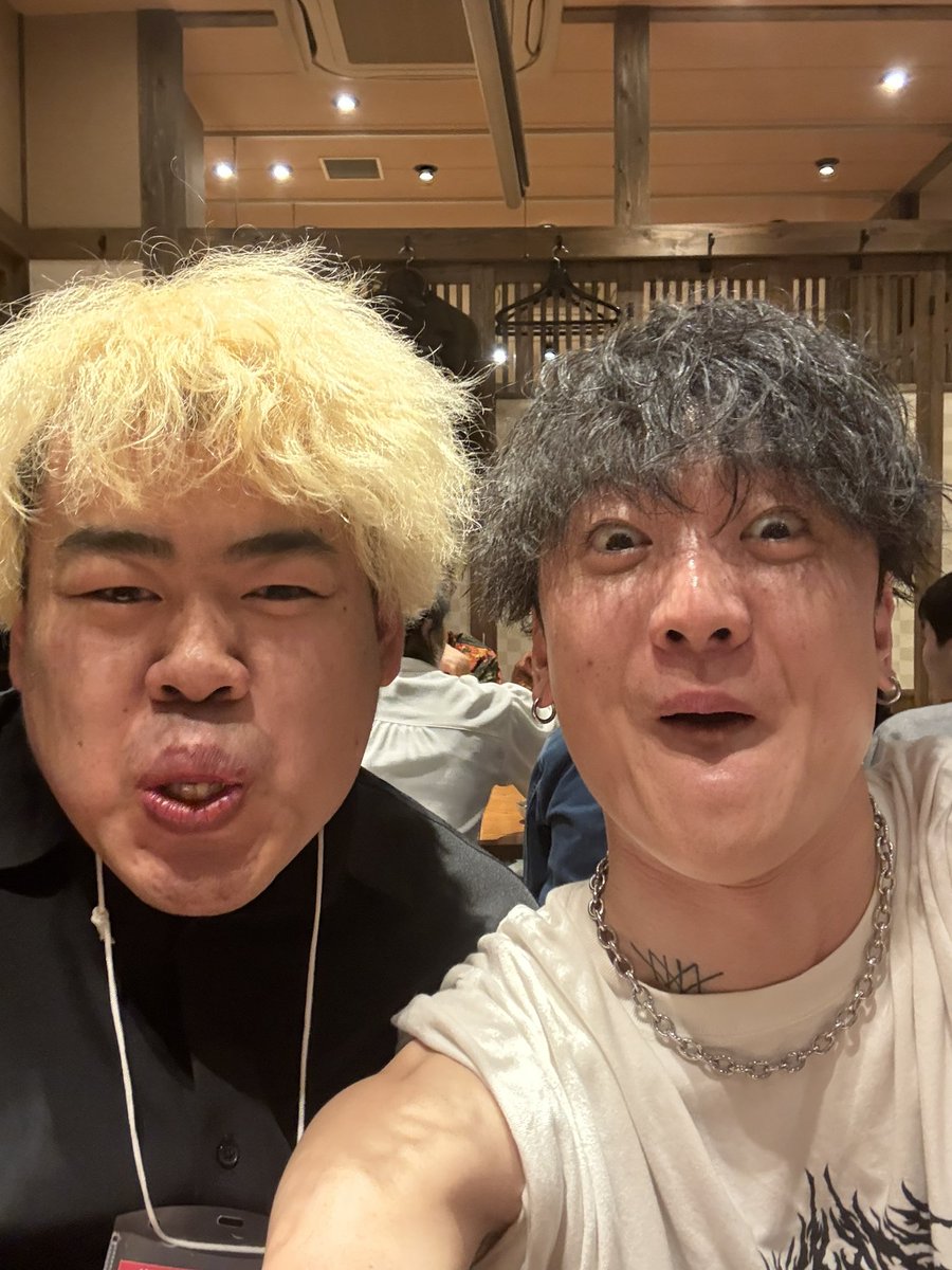 hibiki_chor's tweet photo. Tenor monkey&amp;Bass gorilla
@masayan_chorus 
#JCA15 https://t.co/CdNMlFRuws