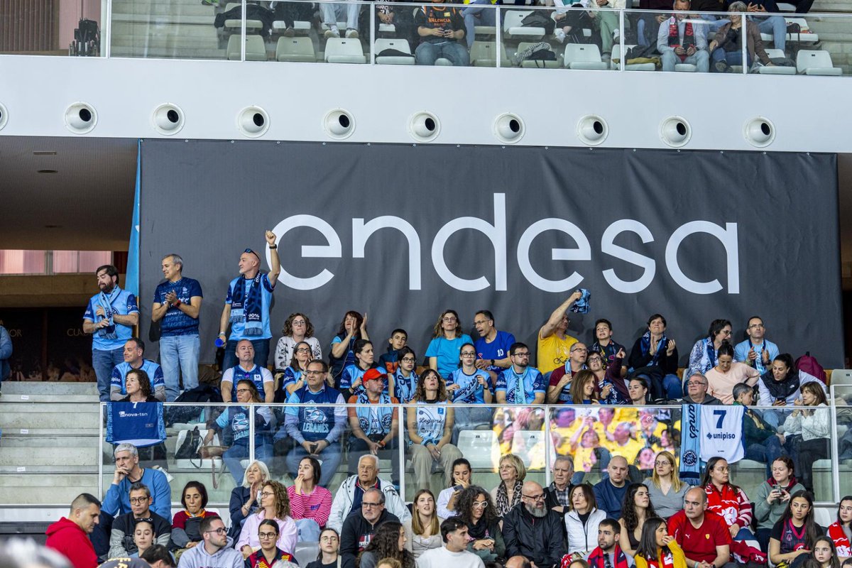basketleganes's tweet photo. Qué orgullo veros allí pepineros 🙌🏼

En Tarragona o desde la distancia, ayer os sentimos muy cerca, GRACIAS 💙

#orgullopepinero #leganésCiudadDelBasket https://t.co/j2ANr8RPjU