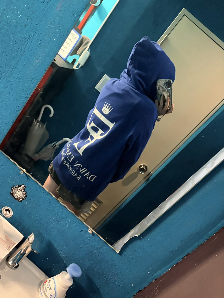 オープンしてます！

DAWN EMPRESSのパーカー出来ました~❣️

背中のロゴも袖の部分も可愛すぎる(ᐡ ෆ  ̫ ෆ ᐡ)