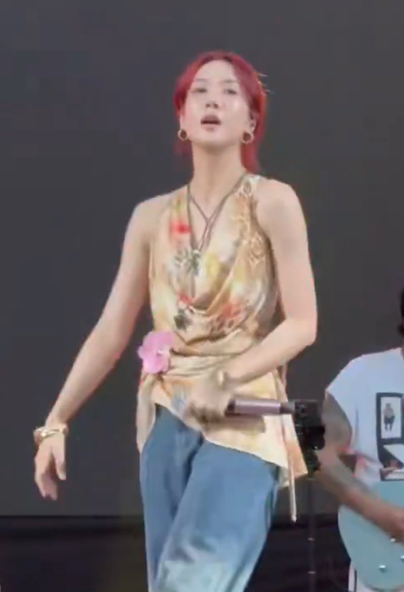 •_• babbooja tweet media