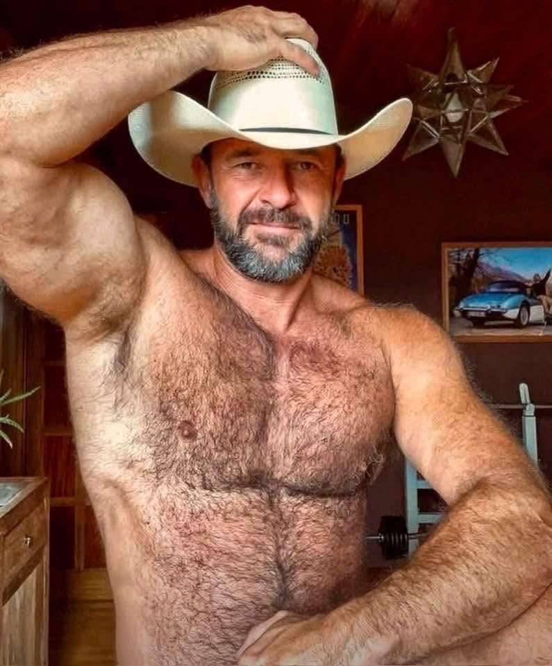 Hot Asian man for hairy daddy tweet media