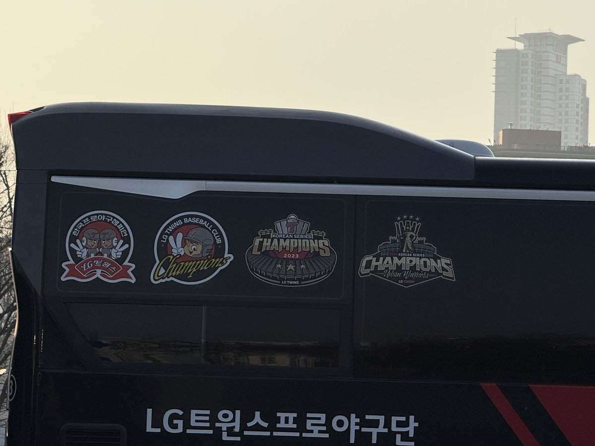 haaamhmhm's tweet photo. 개막하라니까 개 막해서 곤란한 하루...
  ㄴ 그래도 사랑하시죠? https://t.co/IkSZYIFzBf