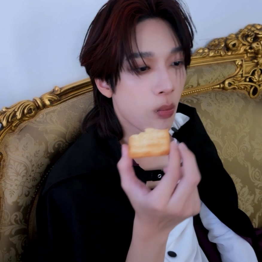 ทอนอบัส✨ tweet media