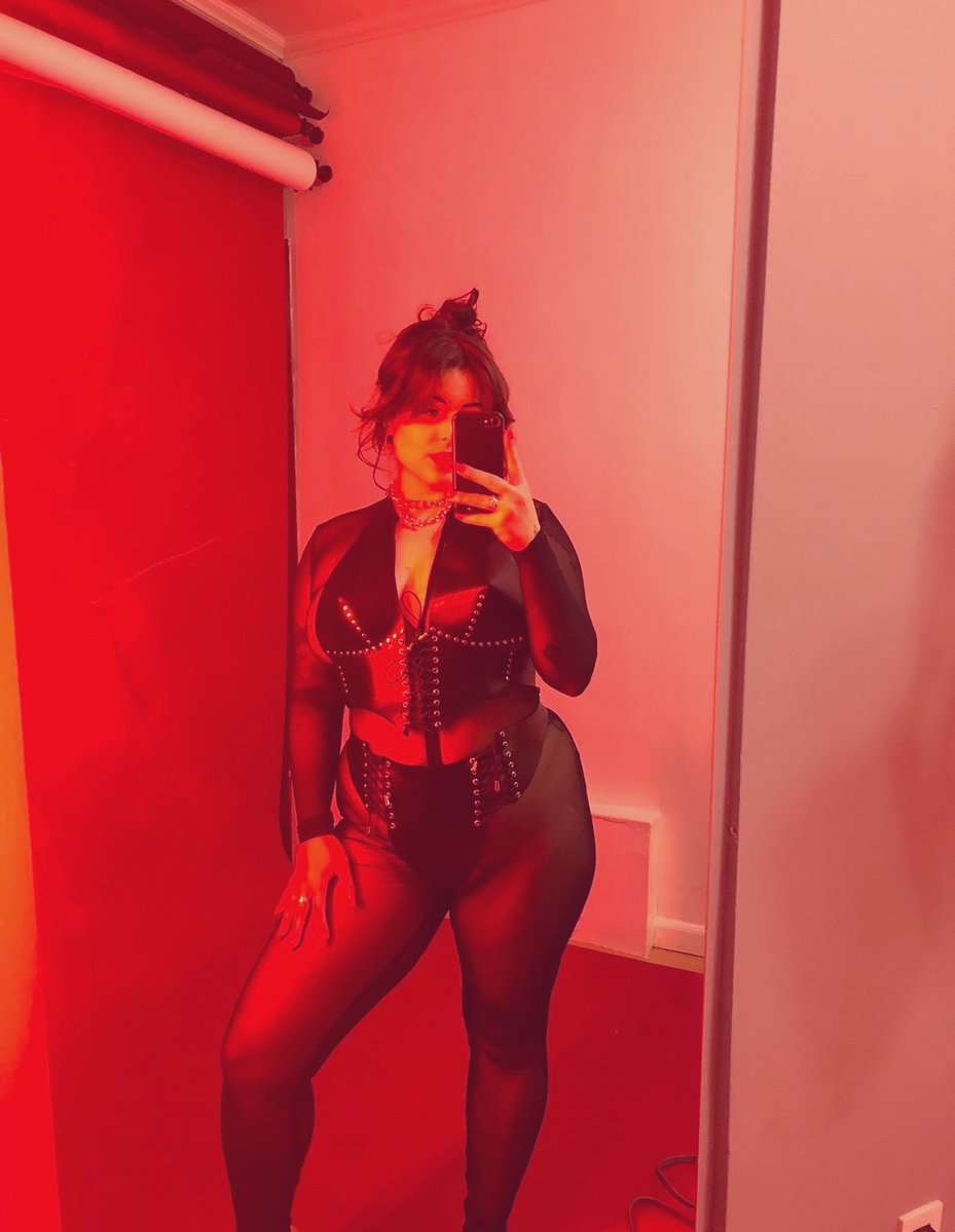 Mistress Michelle tweet media