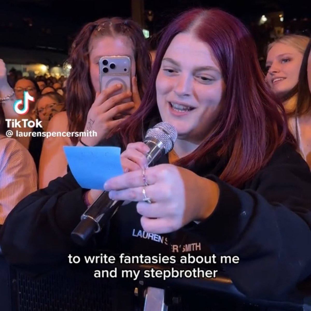 cyra ❄️ tweet media