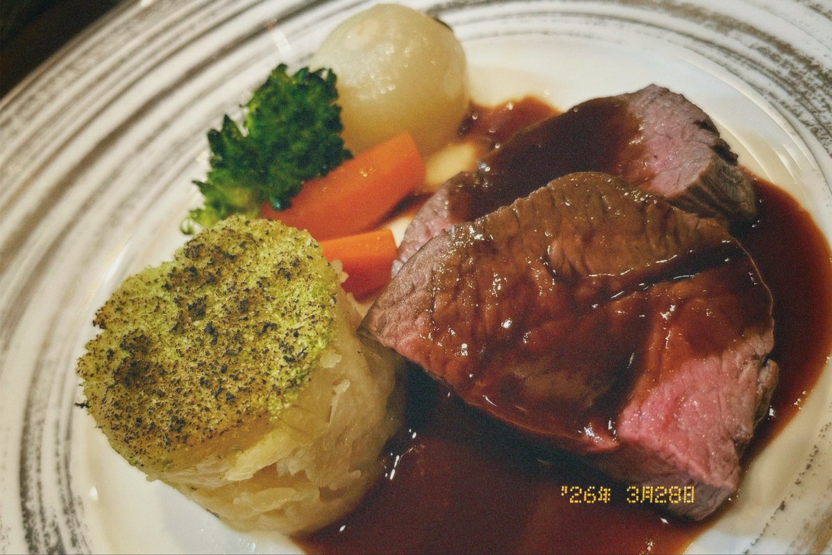 𝘦𝘯𝘯 tweet media