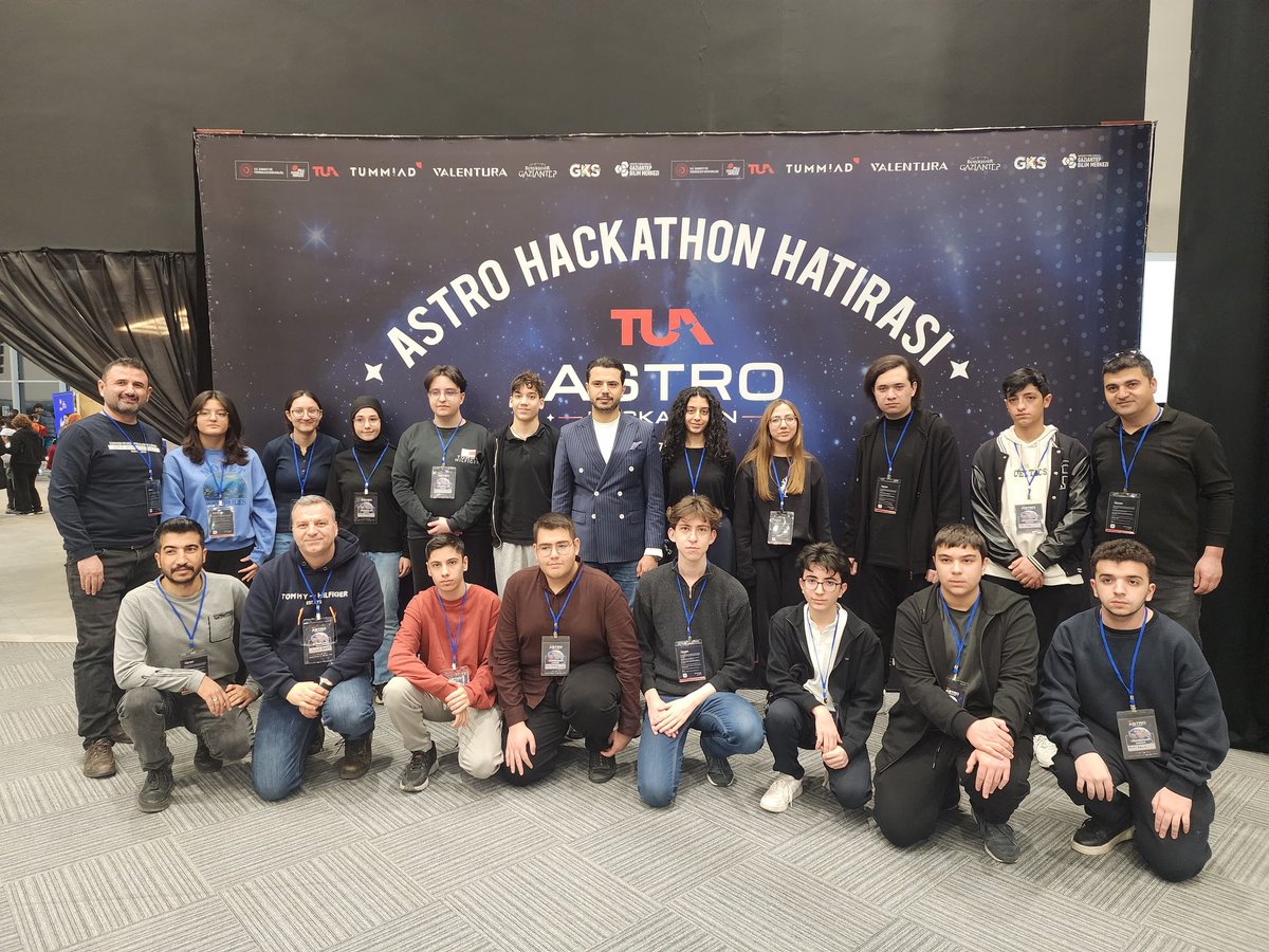 sahinbeybilsem's tweet photo. 🚀 Şahinbey BİLSEM olarak 4 takım ve 20 öğrencimizle Astro Hackathon Gaziantep’te en fazla katılım sağlayan kurum olduk!
48 saatlik maratonda geleceği tasarlıyoruz. 🚀
#TürkiyeUzayAjansı #AstroHackathon #Bilim #Teknoloji
@gantepvaliligi @Gaziantep_MEM https://t.co/QvqRNL8s2D