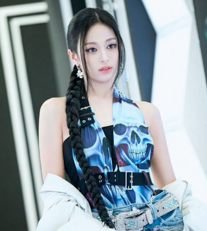 About Music tweet media