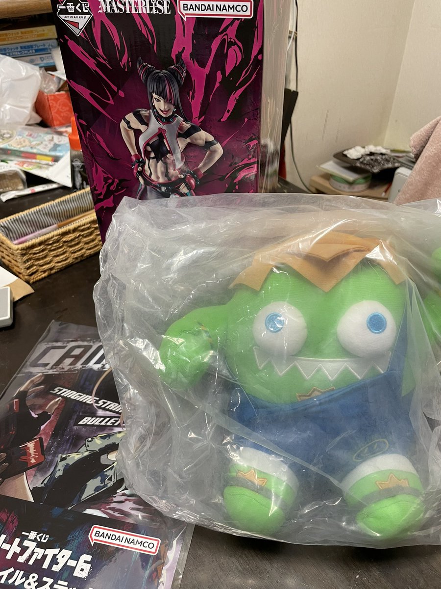 スト6一番くじを3回引いてA賞のジュリとC賞のブランカをゲット。運を使い果たした。