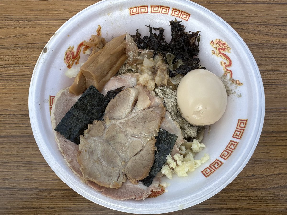 ともちん tweet media