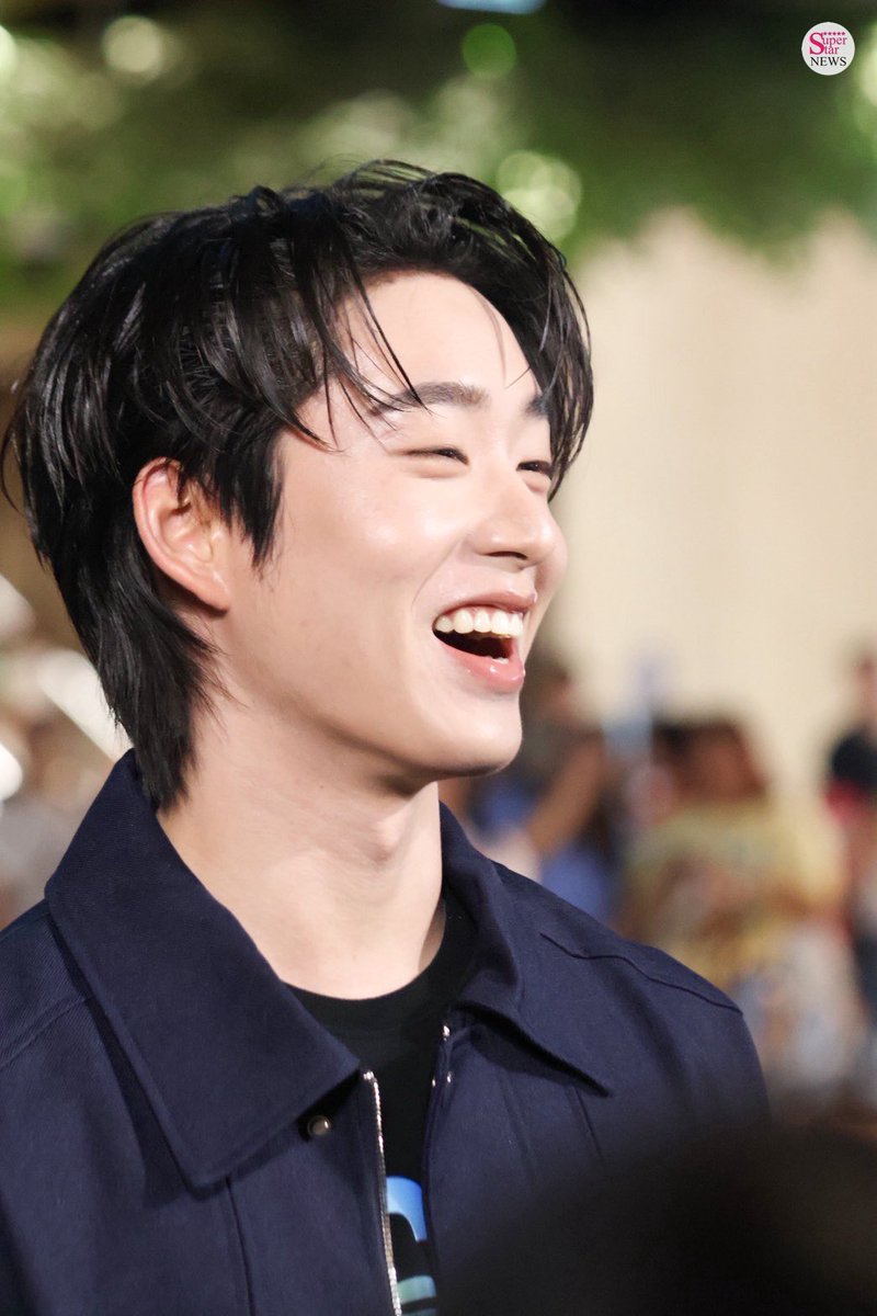 SuperStarNews tweet media