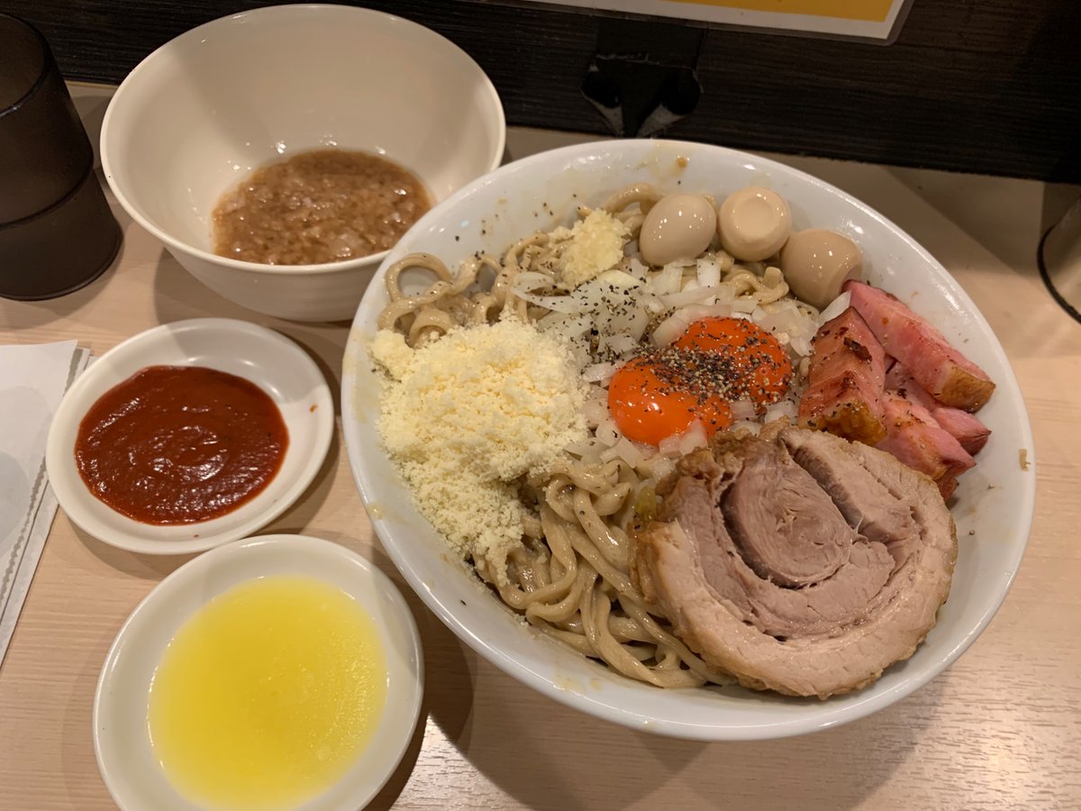 もりしょー tweet media