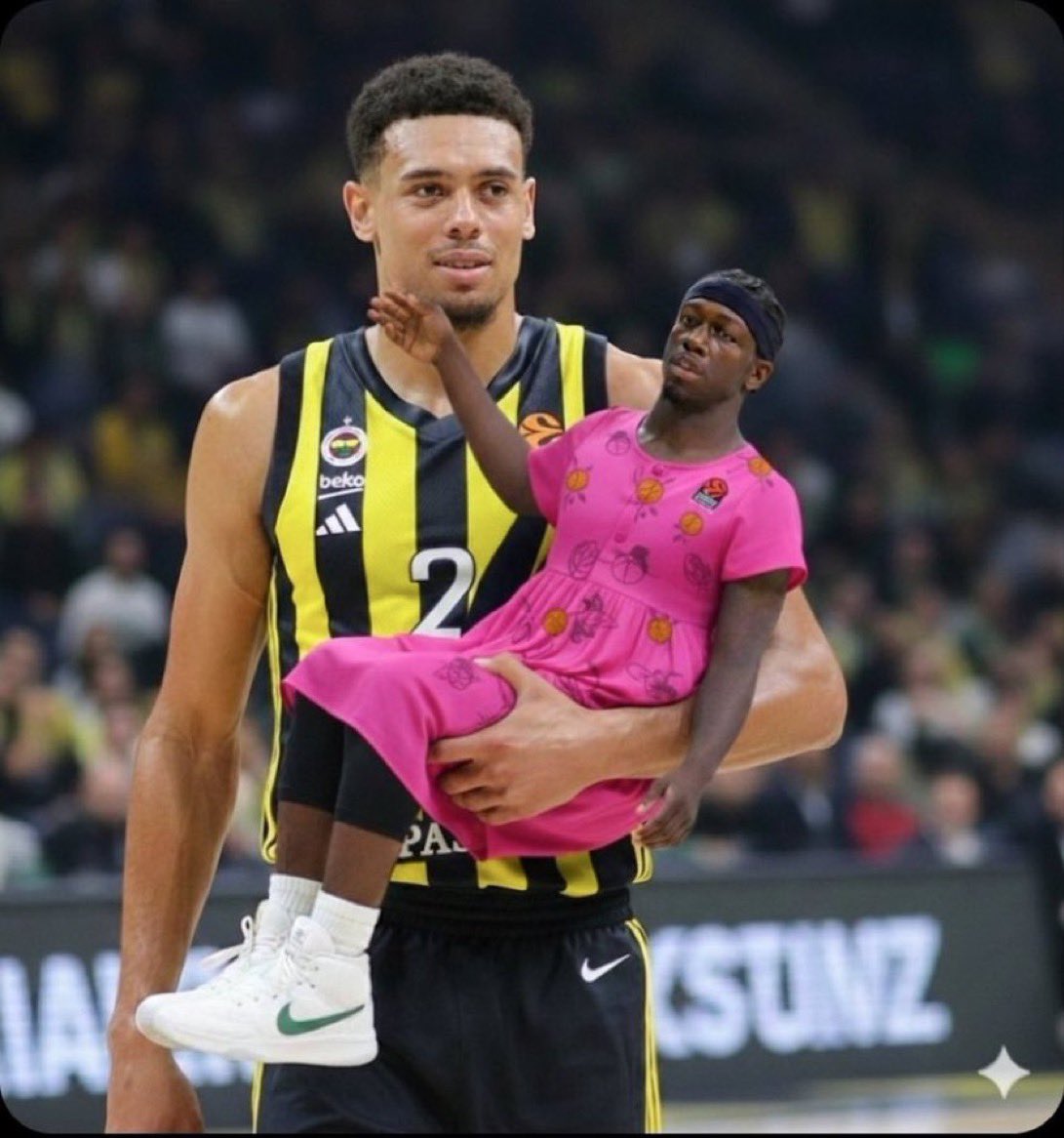 kendrikci's tweet photo. @EBasketbolu https://t.co/FeyTsD3H74