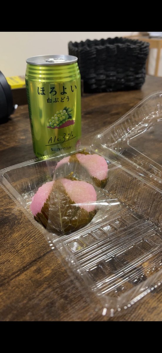 かつどん tweet media