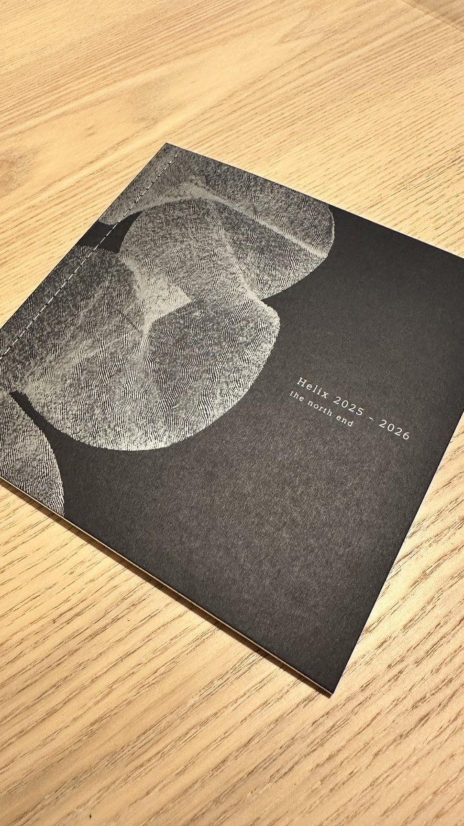 アートブック（詩画集）、無事納品間に合いました。
明日、予定通り物販で販売します。
ぜひチェックお願いします。