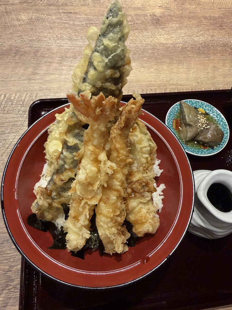 なつしよ tweet media