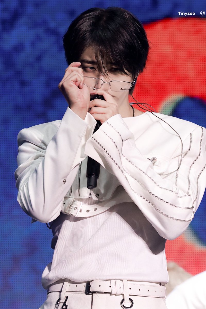 TinyzooOO tweet media