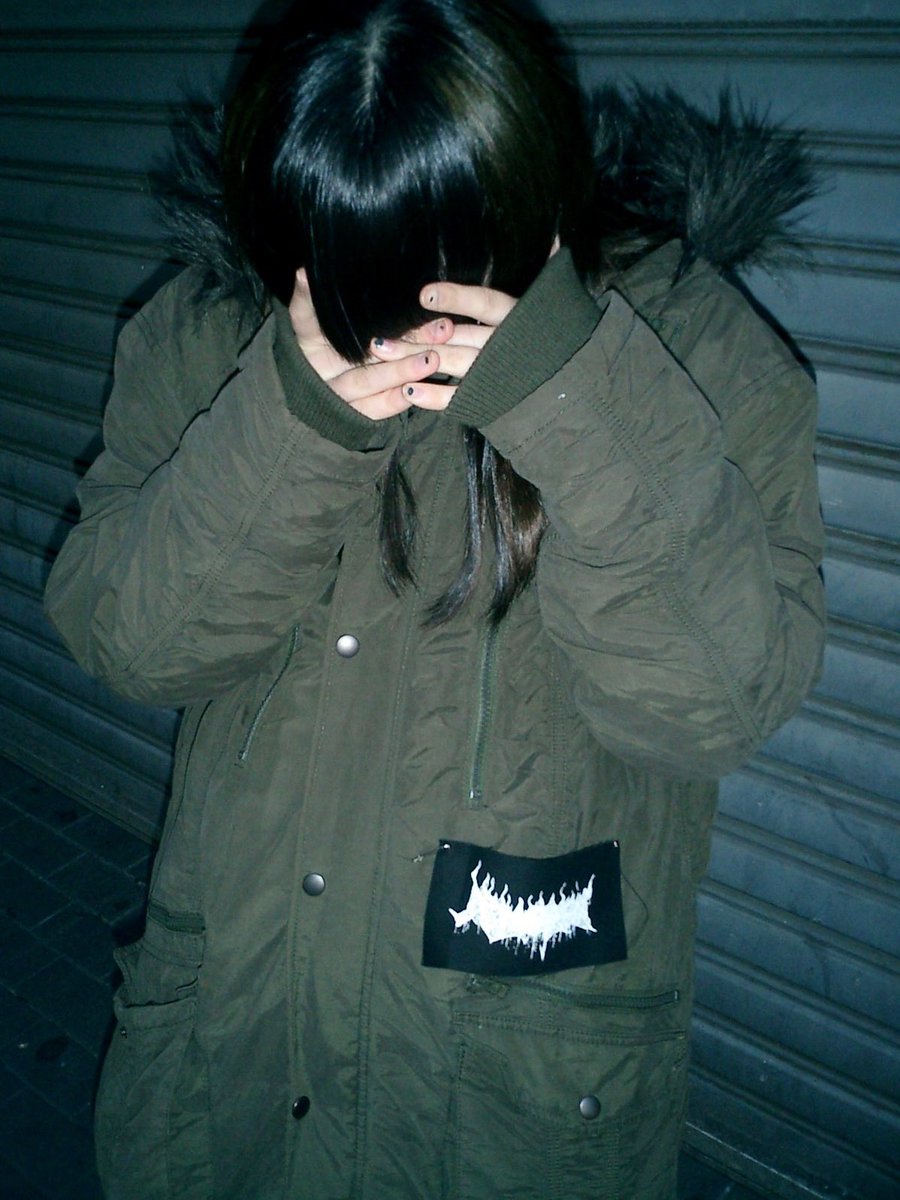 1nut4be6's tweet photo. ワッペンの使い方わからないという声が聞こえたので例として写真載せます…♩アウターにつけたり鞄につけたりボトムスにつけたりしてください https://t.co/ai5Lbta9a3