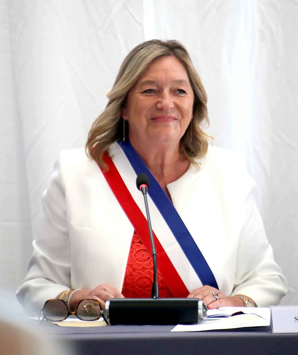 UDI_HDF's tweet photo. Félicitations à notre élue régionale Stéphanie Ducret, réélue Maire de Wasquehal. https://t.co/BD3i4ErlAz