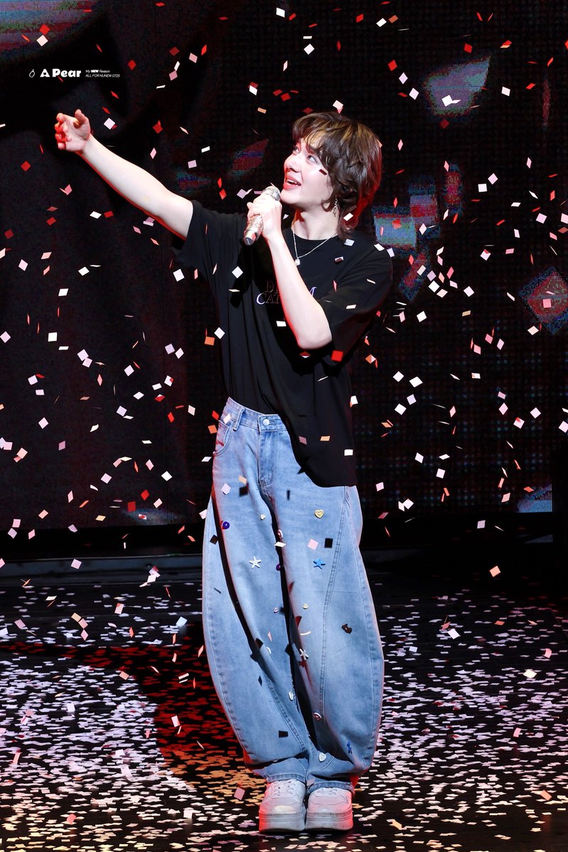 𝔸 𝕡𝕖𝕒𝕣🍐 tweet media