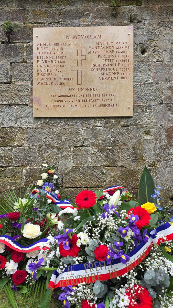 Image de Préfet du Territoire de Belfort - [Cérémonie en mémoire des patriotes fusillés au Fort Hatry]
Le 21 mars 1945, quatre mois après la Li
