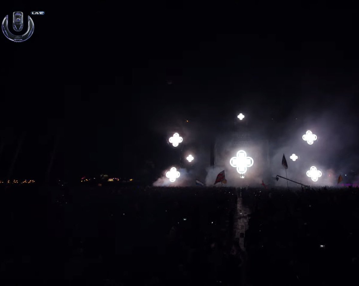 11dsb29's tweet photo. UMFずっと観てたけど、Martin✖️Alesso✖️VCA ？？？
ってなるくらいアルハンブラだった🍀
遠ければ遠い程笑気になっちゃって笑 https://t.co/nIMAHTjImS