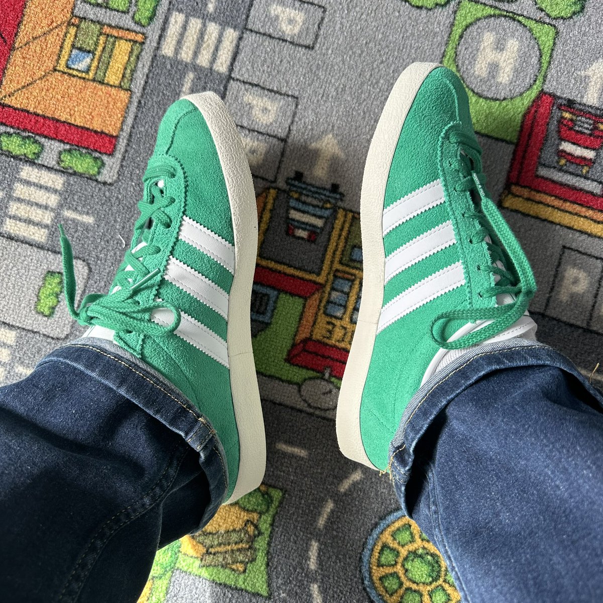 WAYNE HOOD tweet media