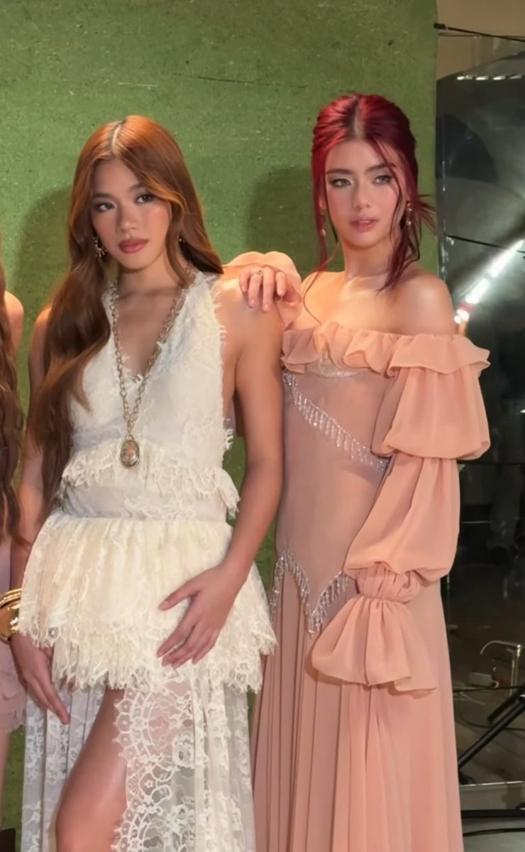 J 🐶🦊 tweet media