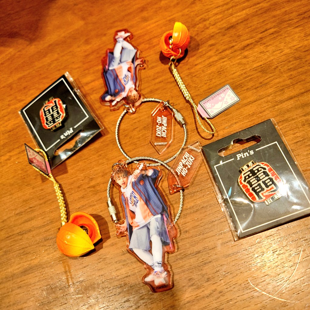 hpmi_22's tweet photo. 今日は浅草観光して食べ歩きして鬼ボン概念探しした👹鬼灯のストラップ見つけた時めっちゃ声出た😊☝ https://t.co/gin2KEJUD4