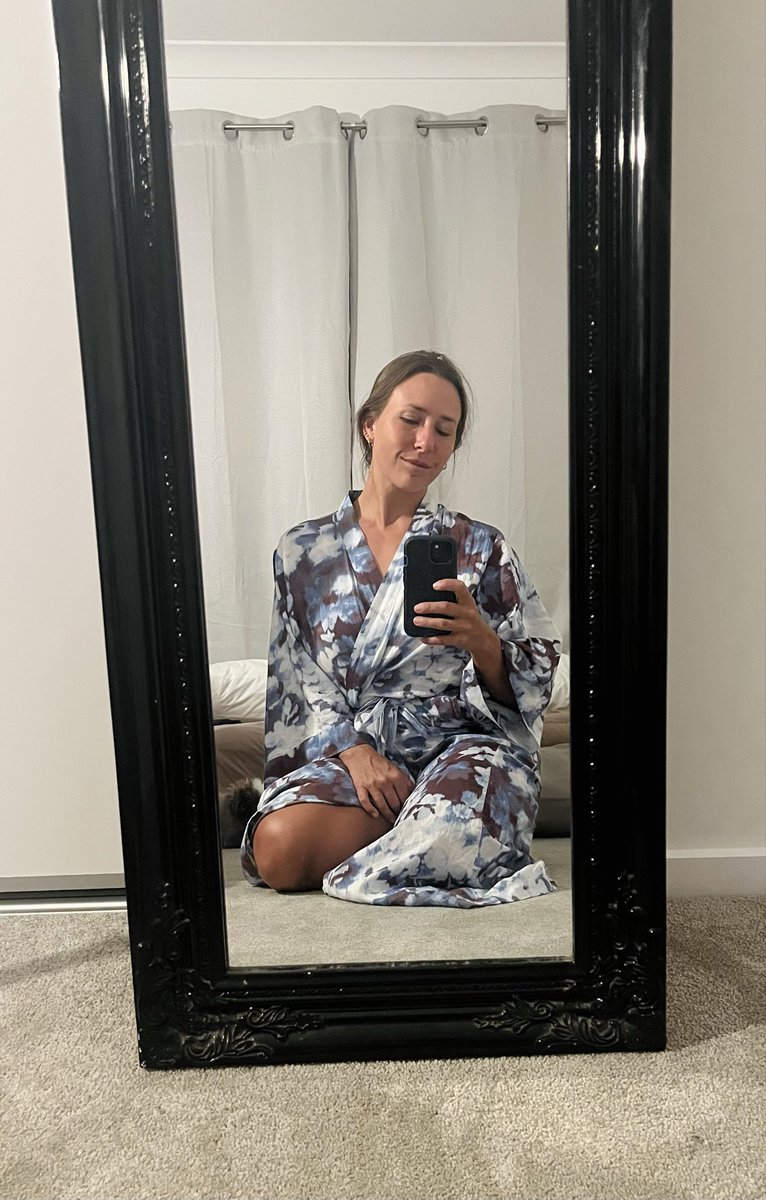 sundancerxx's tweet photo. Oh you want to undo my robe? 👀
#naughty https://t.co/t5KVcAx9pu