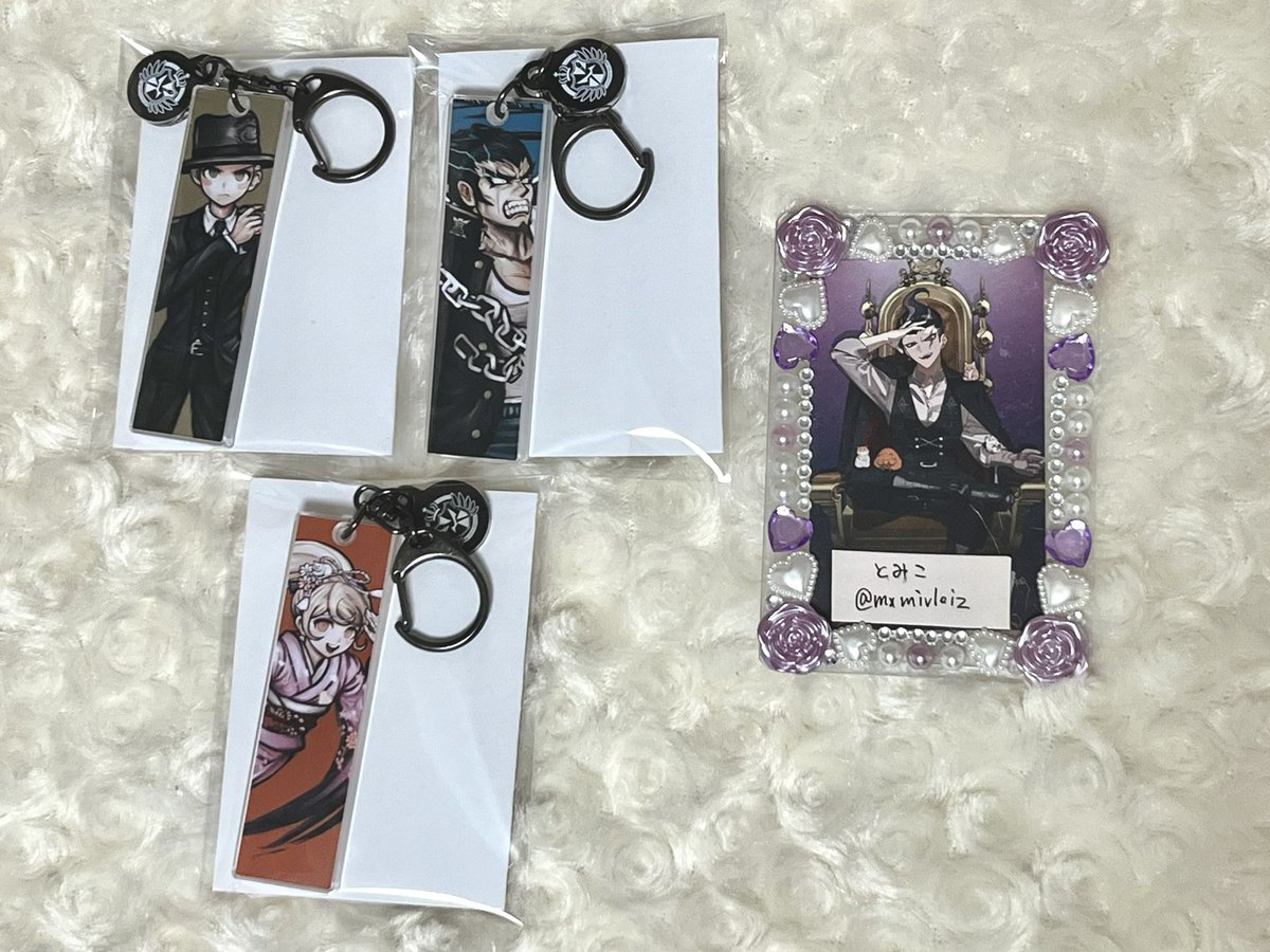 とみこ tweet media