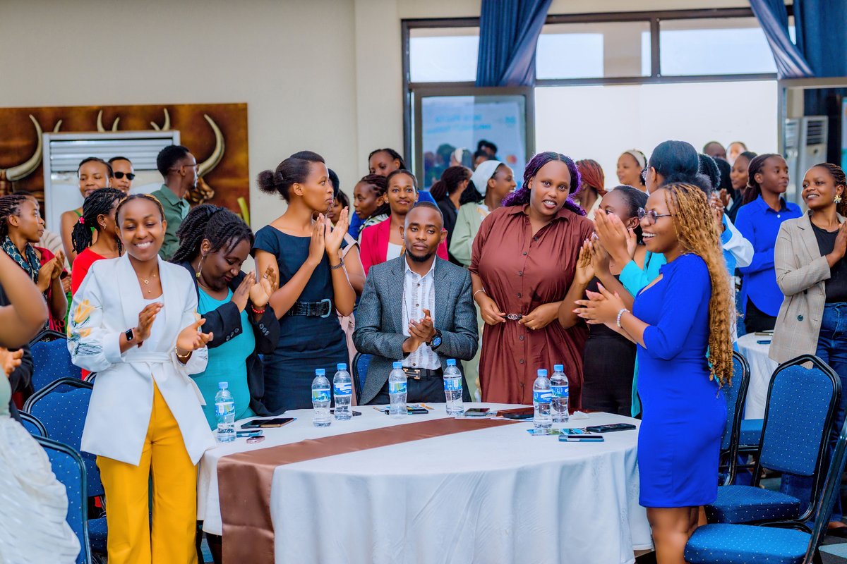 DOTRwanda's tweet photo. 🎓 We proudly graduated 99 Digital Champions & Business Coaches under the #DSEProgram!
These young leaders have been the foot soldiers of implementation driving impact across 20 districts in Rwanda. #DOTYouth https://t.co/DBJ9XHPl1i
