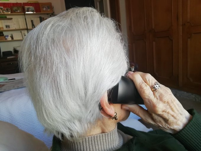 AjuntamentVLC's tweet image. 🫂Reservem més de 12 M€ per a la renovació del servici de #Teleassistència que contempla la seua modernització, amb una atenció integral de les persones beneficiàries, #majorsvlc o amb #discapacitat o situació de dependència

✅ S'ha aprovat iniciar el procediment de licitació