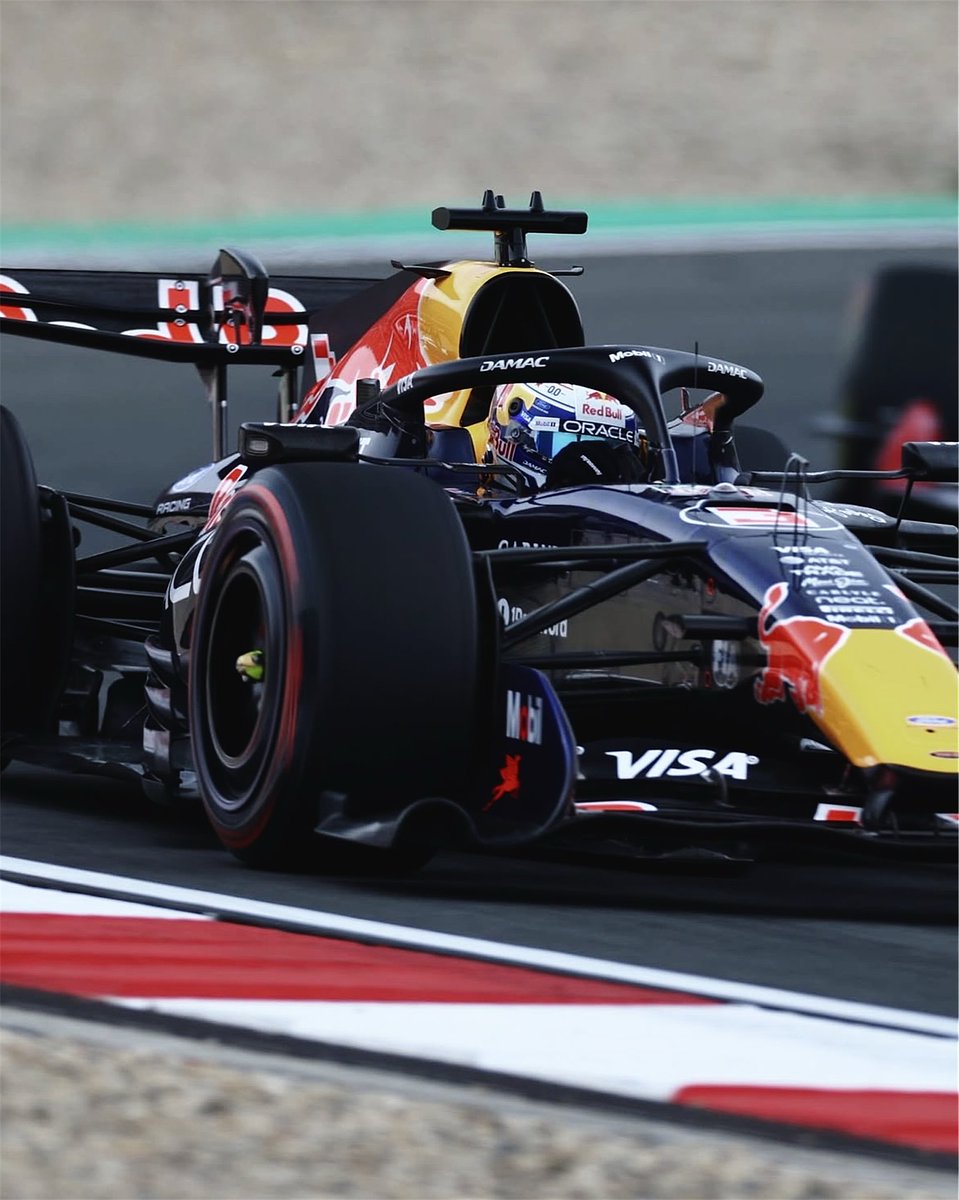 𝗘𝗺𝗶𝗹 tweet media