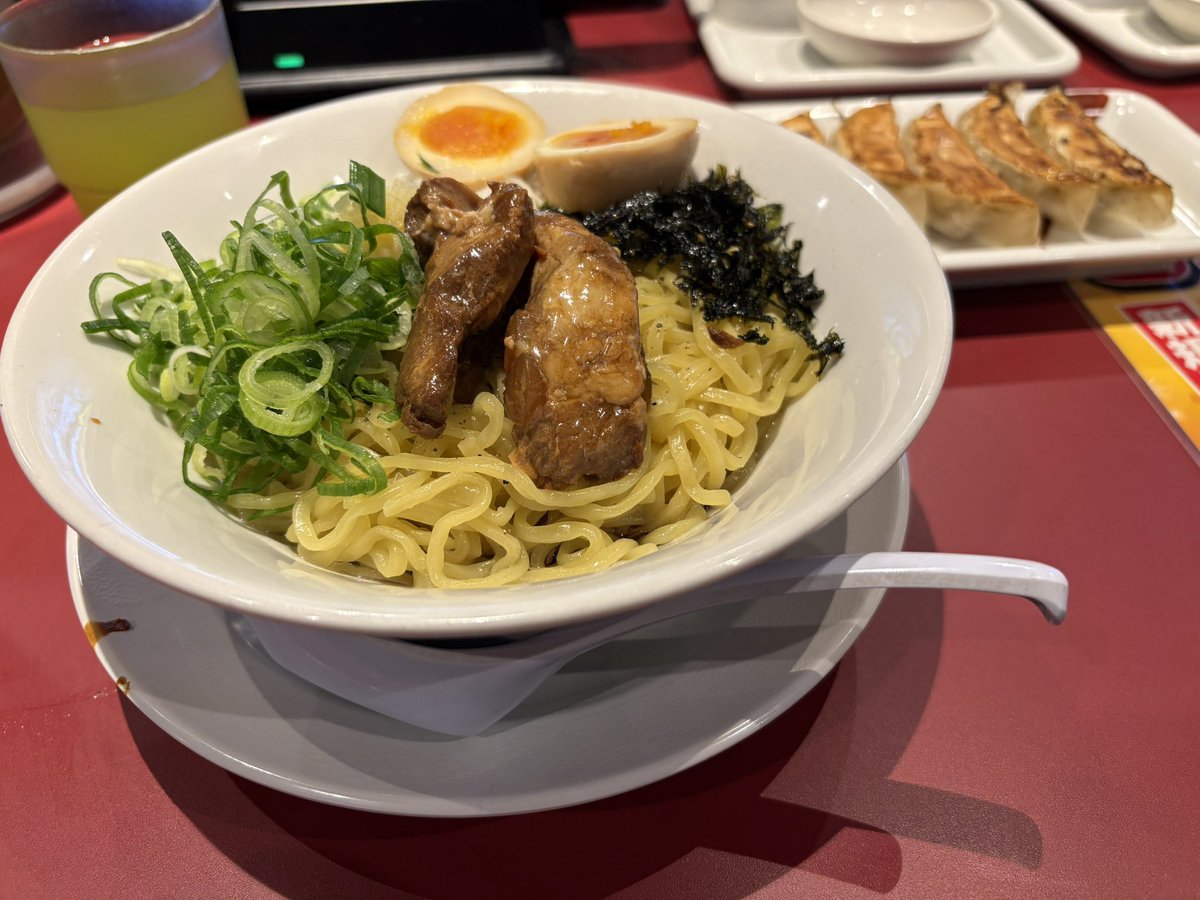 しんた tweet media